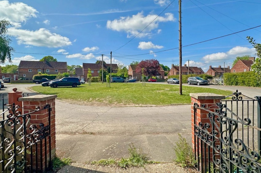 Images for The Close, Woodcote