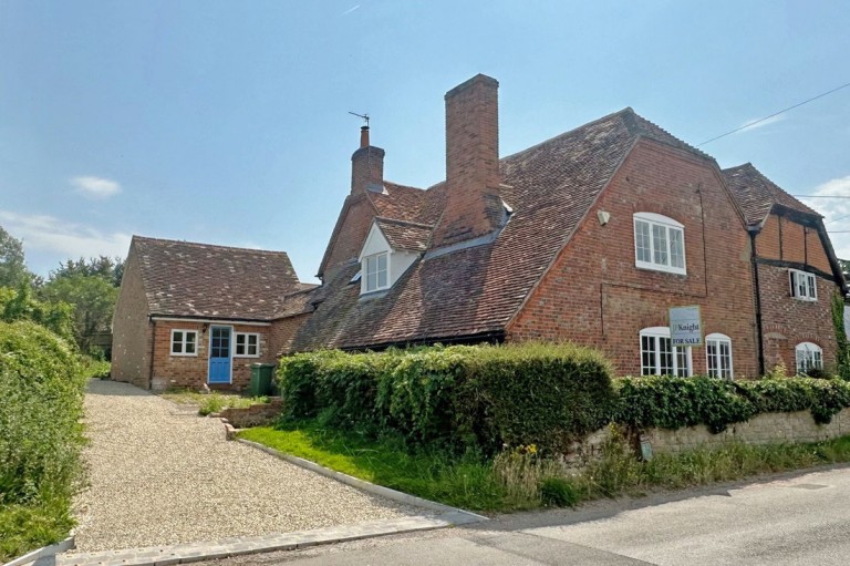 View Full Details for Cat Lane Cottages, Ewelme