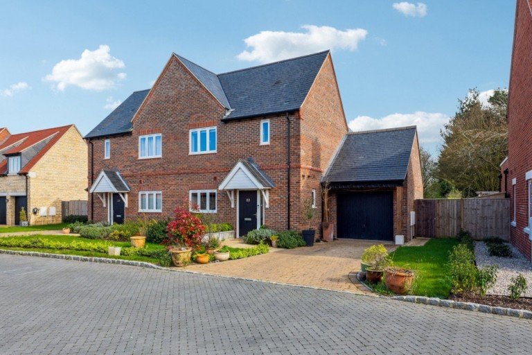 View Full Details for Six Acres, Warborough, OX10 7BS