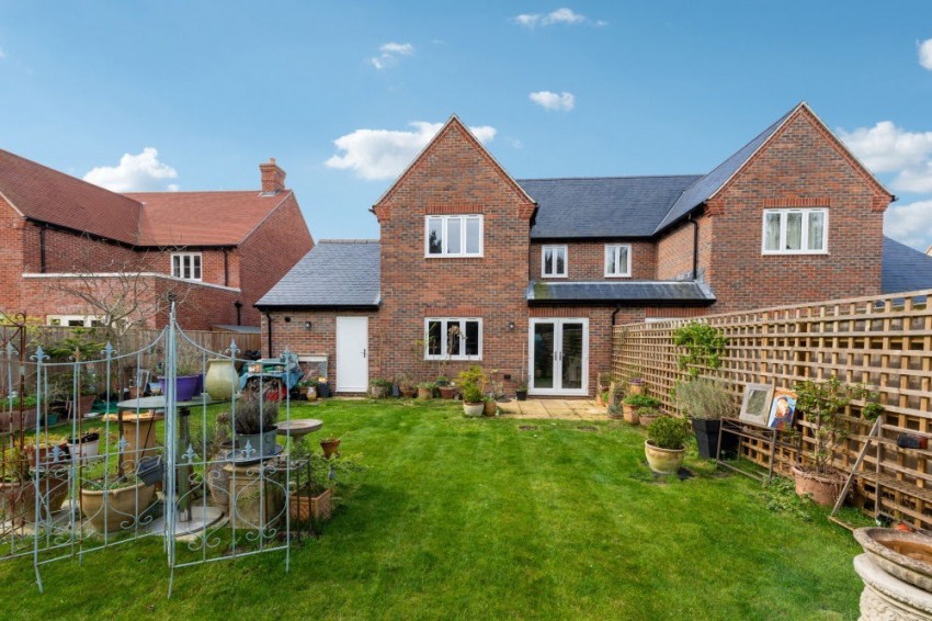 Images for Six Acres, Warborough
