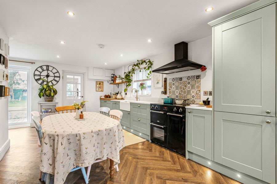 Images for Weller Close, Berrick Salome