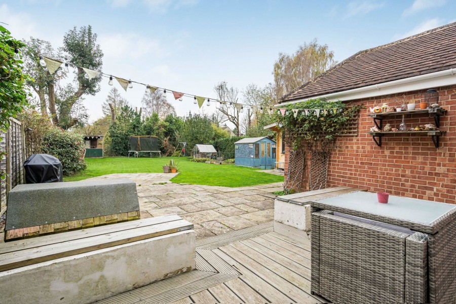 Images for Weller Close, Berrick Salome