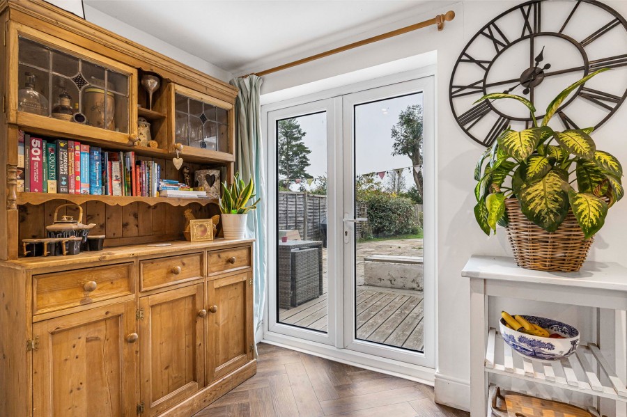Images for Weller Close, Berrick Salome