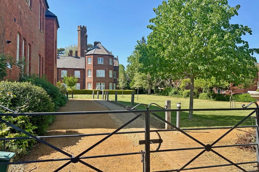 Images for Frilsham Court, Cholsey, Oxfordshire, OX10 9GA