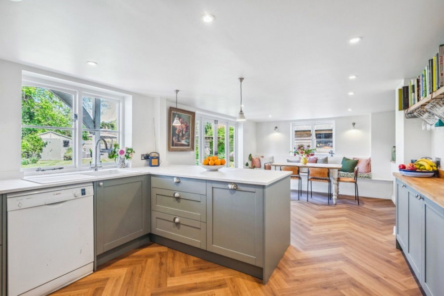 Images for Cranbrook Cottage 17 The Green South, Warborough