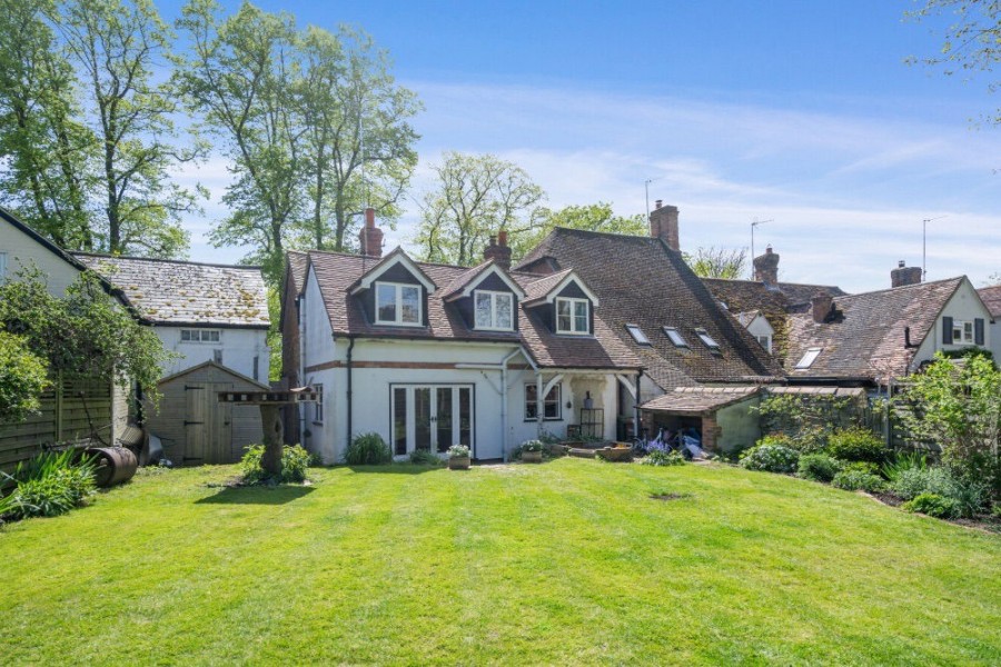 Images for Cranbrook Cottage 17 The Green South, Warborough