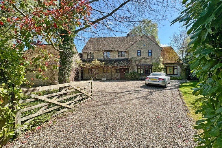 View Full Details for Cow Pool, Berrick Salome, Wallingford, OX10 6JJ