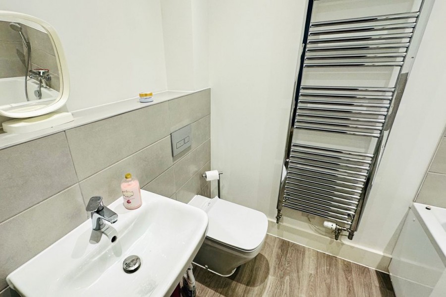 Images for Six Acres, Warborough, Oxfordshire, OX10 7BS