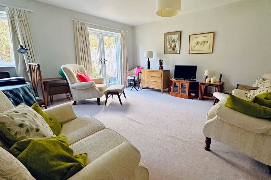 Images for Six Acres, Warborough, Oxfordshire, OX10 7BS