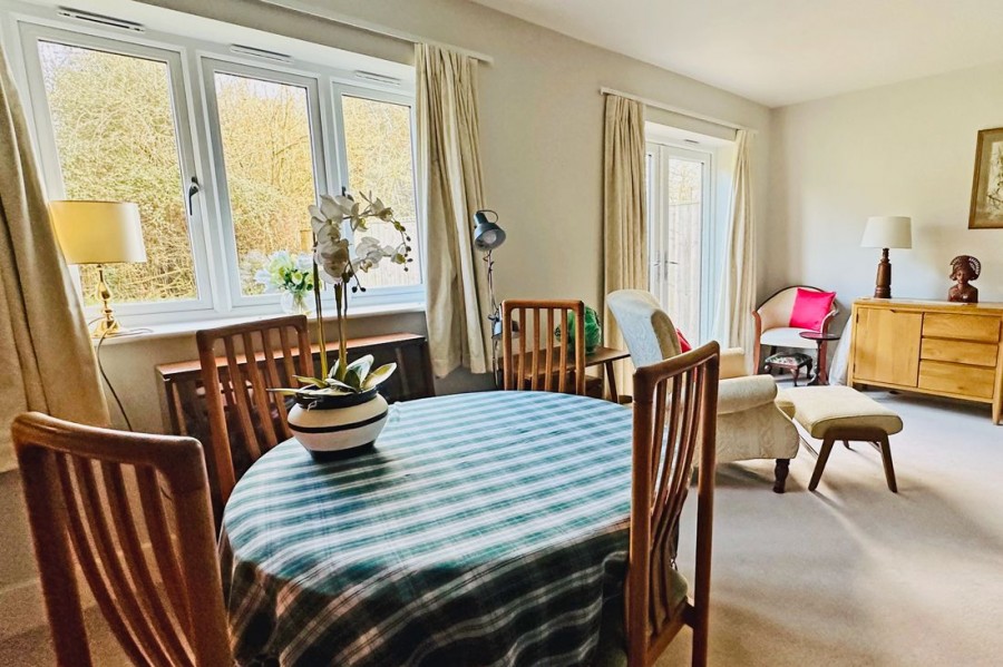 Images for Six Acres, Warborough, Oxfordshire, OX10 7BS
