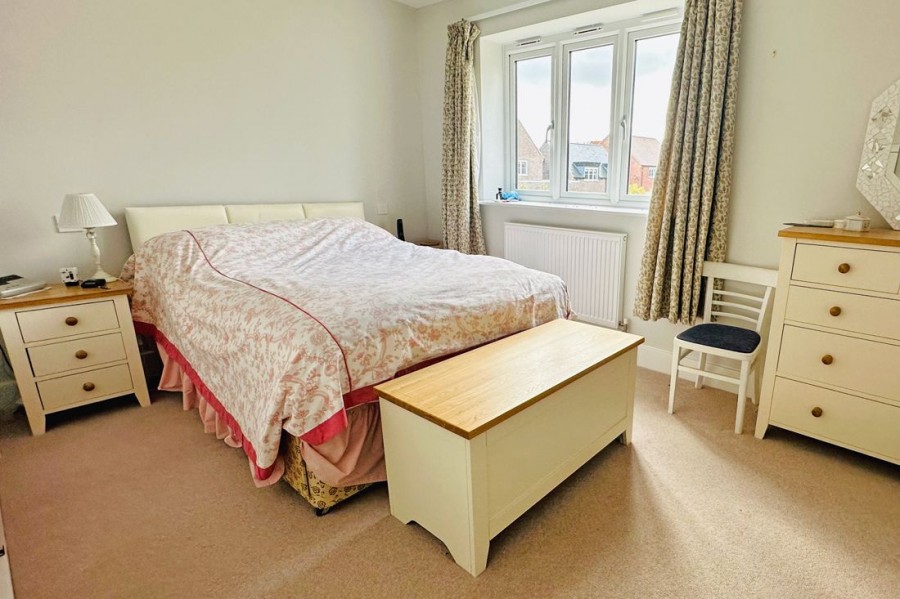 Images for Six Acres, Warborough, Oxfordshire, OX10 7BS