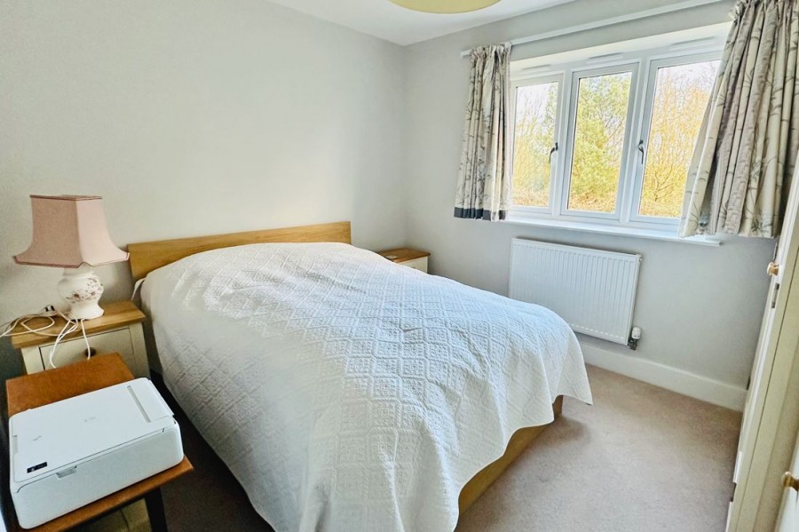 Images for Six Acres, Warborough, Oxfordshire, OX10 7BS