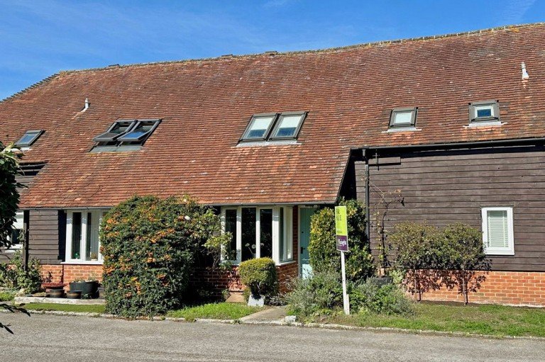 View Full Details for Bosley Crescent, Wallingford, OX10 9AS