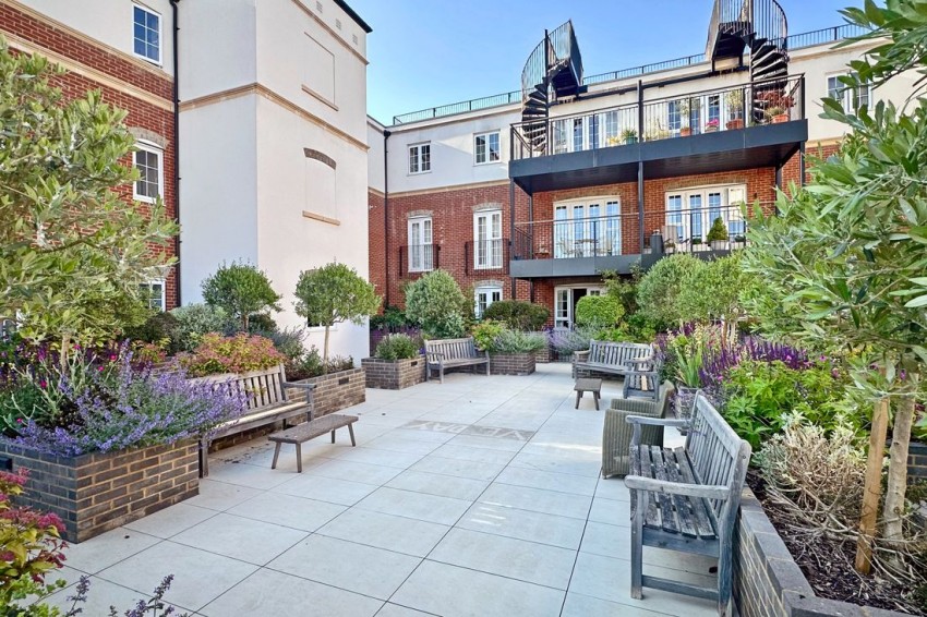 Images for Crown House, Wallingford, OX10 0FJ