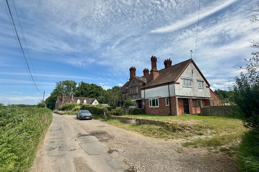 Images for Hammonds End, Bradley Street, Checkendon