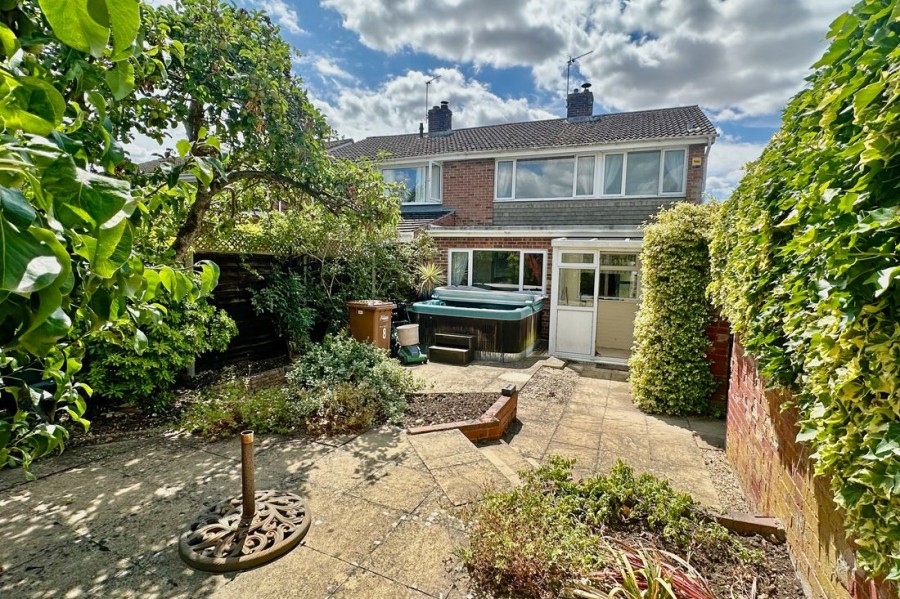 Images for Farm Close, Chalgrove, OX44 7RL