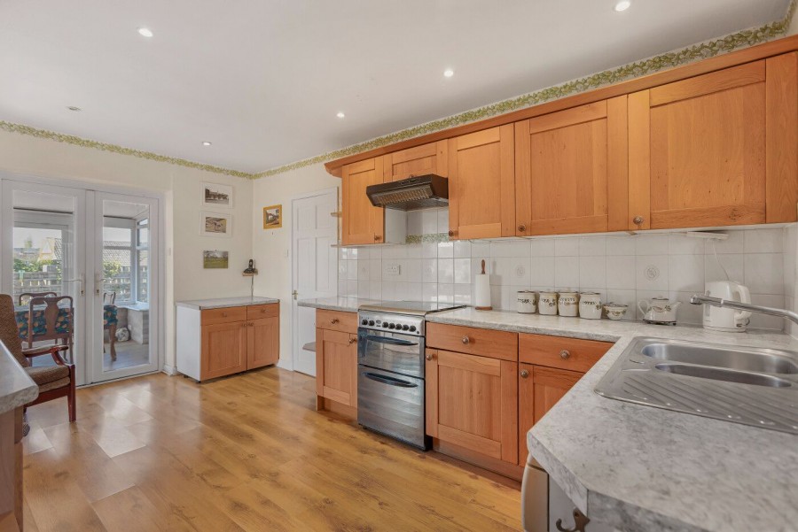 Images for Westfield Road, Benson