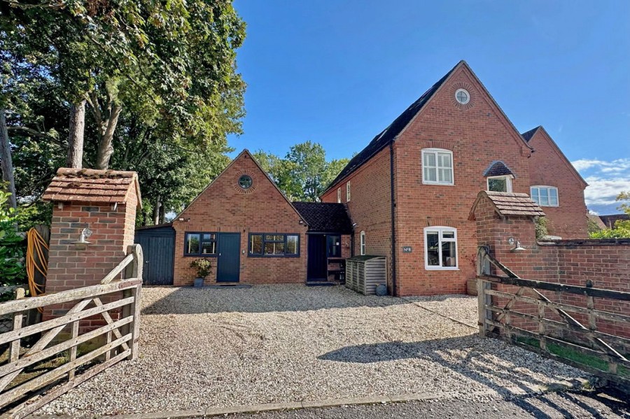 Images for Lane End, Crowmarsh Gifford, Wallingford, OX10 8DG