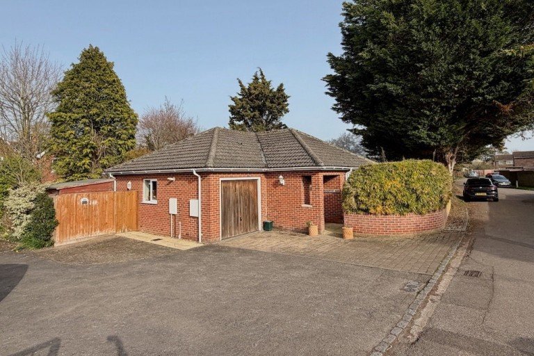 View Full Details for Newnham Green, Crowmarsh Gifford, OX10 8EW