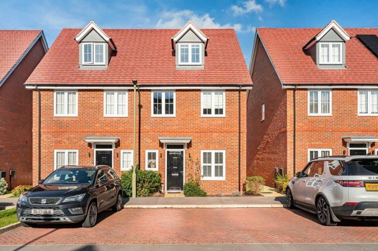 View Full Details for Elizabeth Road, Mongewell, Wallingford, OX10 8FQ