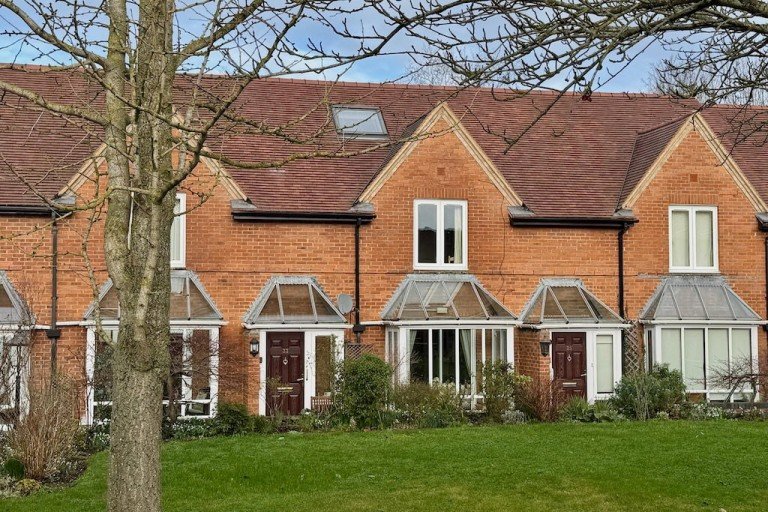 View Full Details for St. Lucians Lane, Wallingford, OX10 9ER