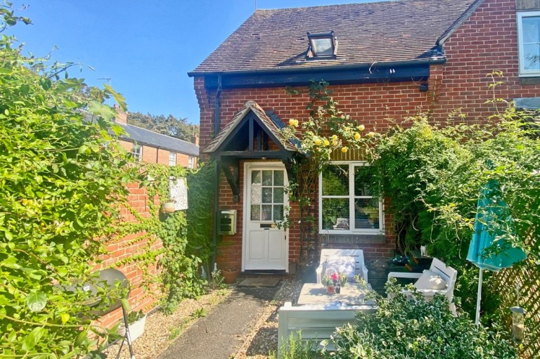 View Full Details for Bosley Crescent, Wallingford, OX10 9AS