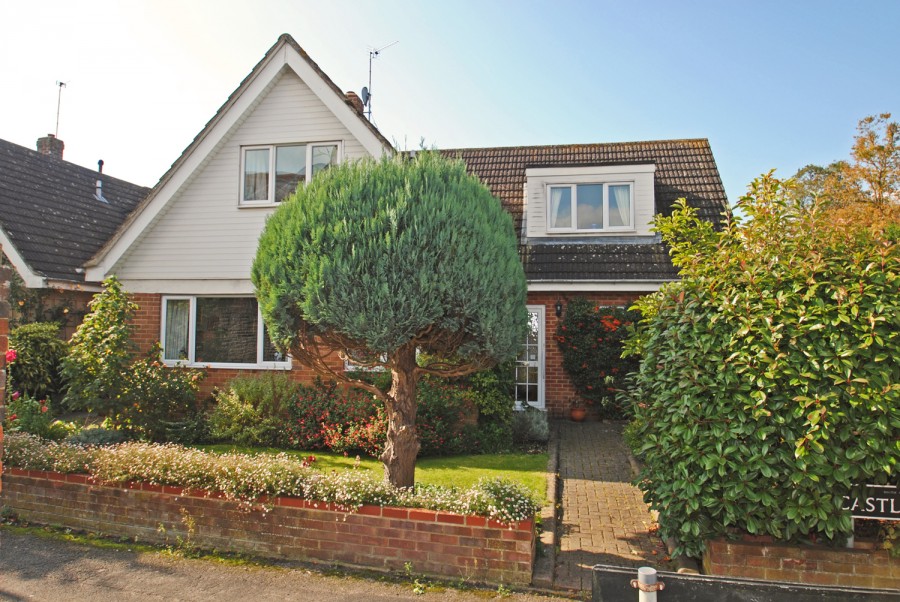 Images for Castle Close, Benson