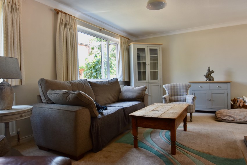 Images for Castle Close, Benson