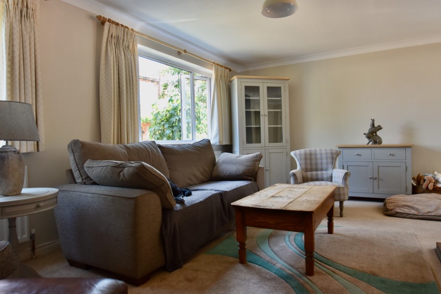 Images for Castle Close, Benson