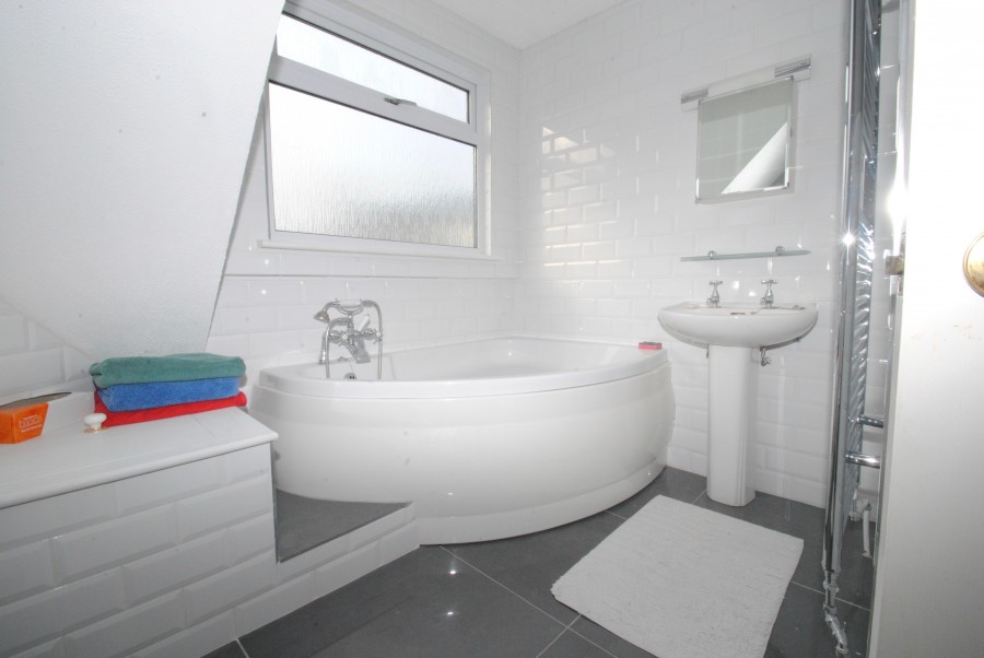 Images for Castle Close, Benson